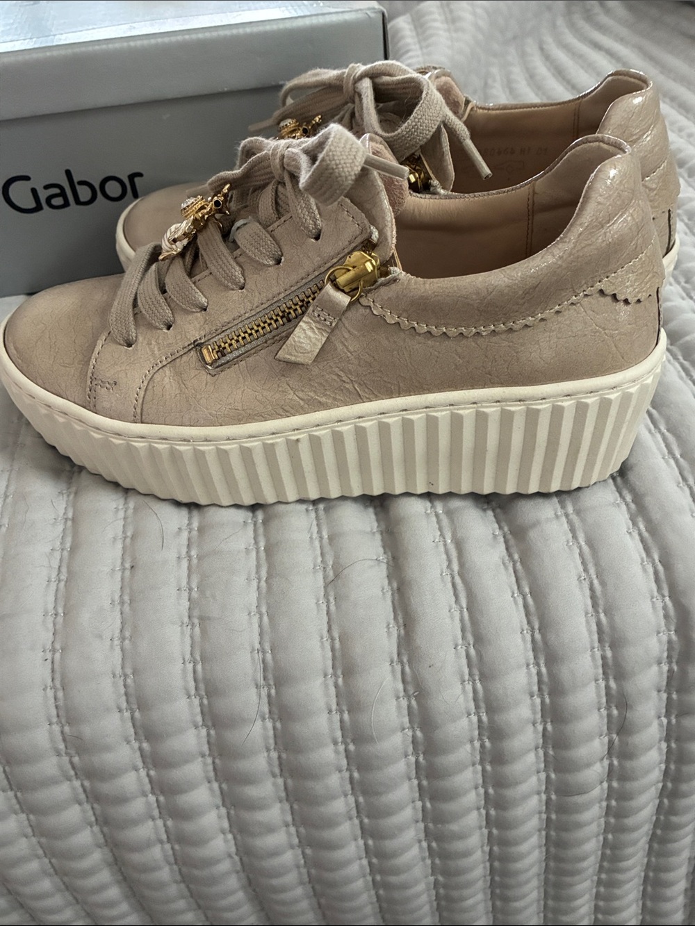 Gabor Beige Patent Leather Platform Sneakers with Gold Zippers - Picture 4 of 11